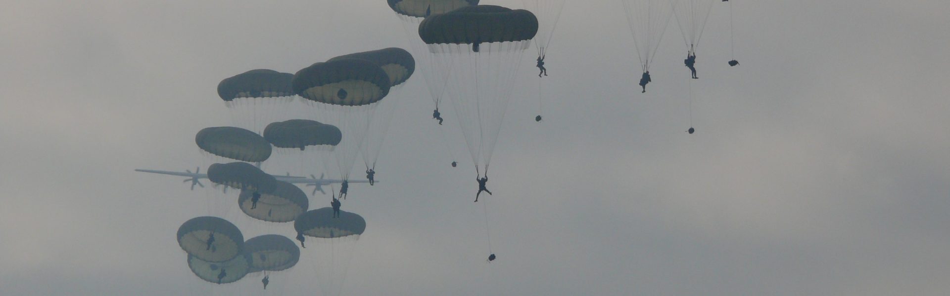 Airborn landing op de Ginkelse Heide van Ede Airborn landing op de Ginkelse Heide van Ede