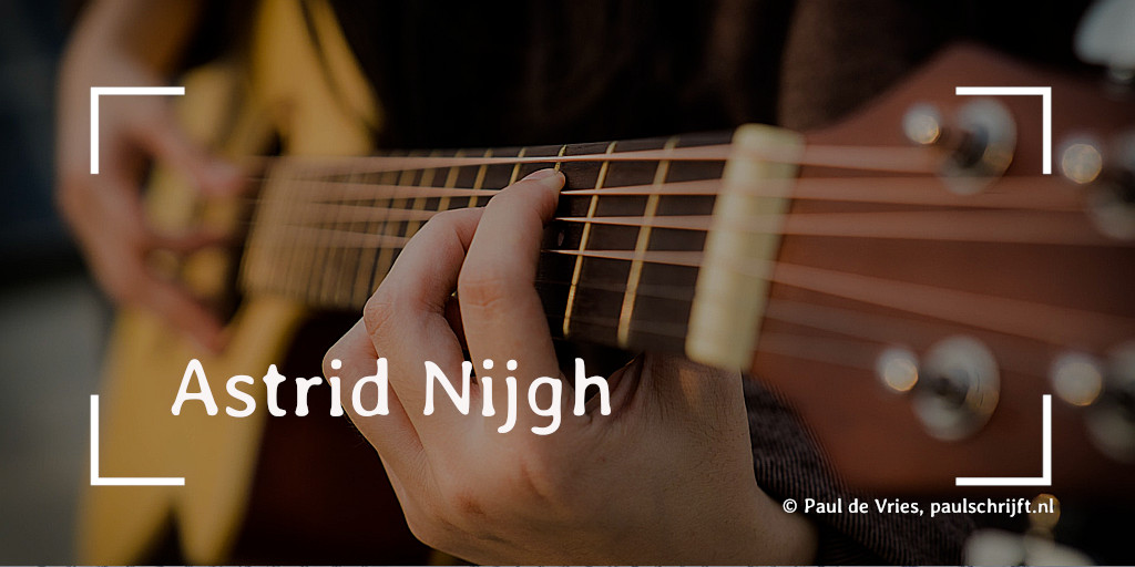 Een gitaarspeler Een gitaarspeler bij de column over Astrid Nijgh (ik doe wat ik doe) van Paul Schrijft foto Quoc Bao Pexels