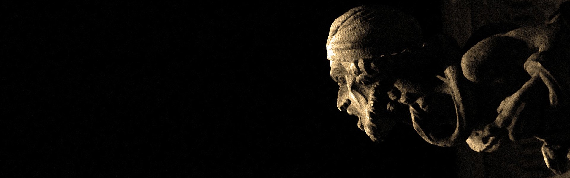 Gargoyle Foto: Gargoyle van Raquelina op Pixabay, bij het versje Groenteafvalbak van nr. 10