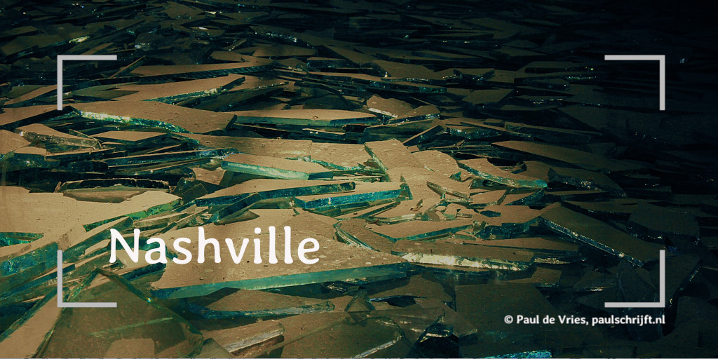 Broken Glass door IvanPais Glasscherven door IvanPais bij de column 'Nashville' van Paul Schrijft