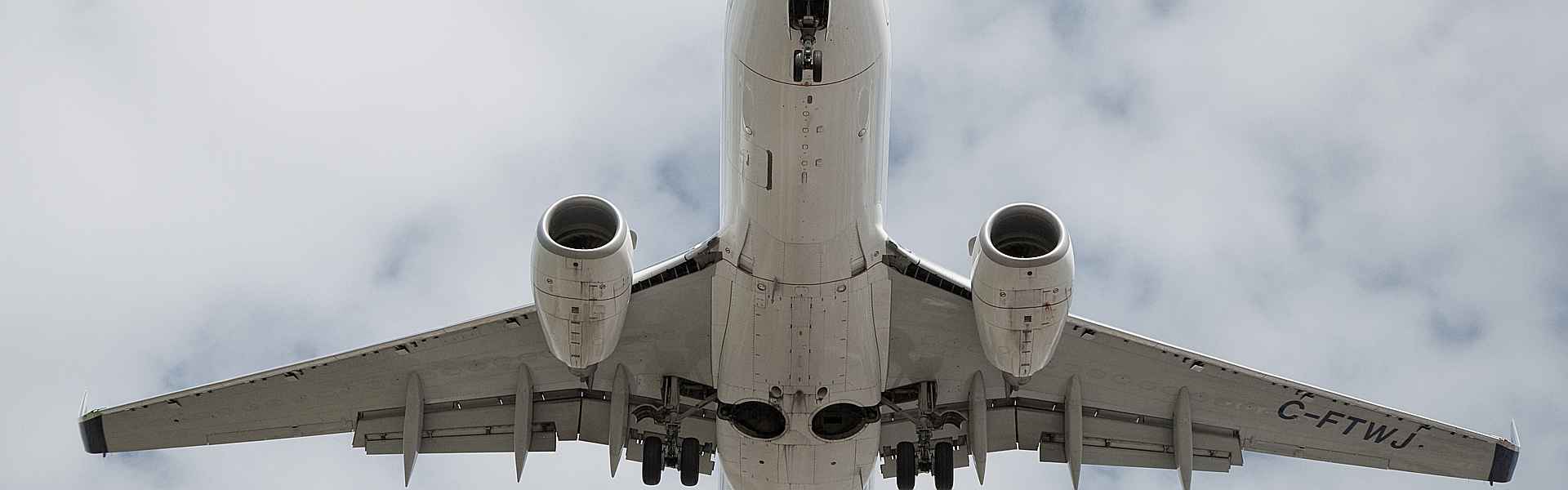 Opstijgend Vliegtuig Lelystad Opstijgend Vliegtuig Lelystad bij een column van Paul Schrijft. Foto: Matthew Grapengieser Visual Hunt